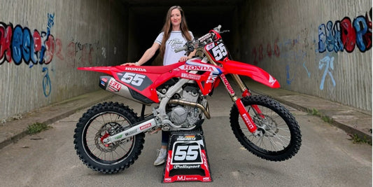 kim-irmgartz-woman-motocross-rider